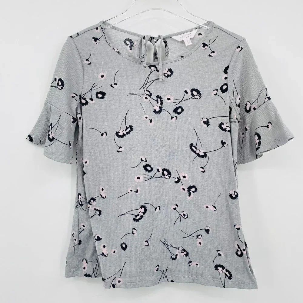 LC Lauren Conrad Size Small Gray Purple Floral Short Sleeve Boho Knit Top